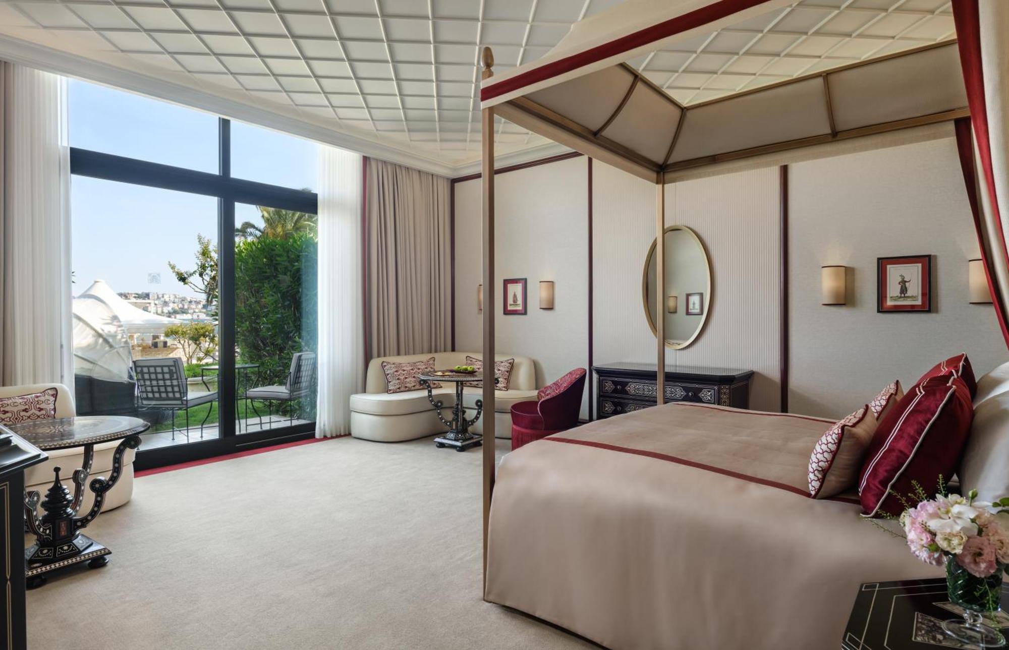 Готель Ciragan Palace Kempinski