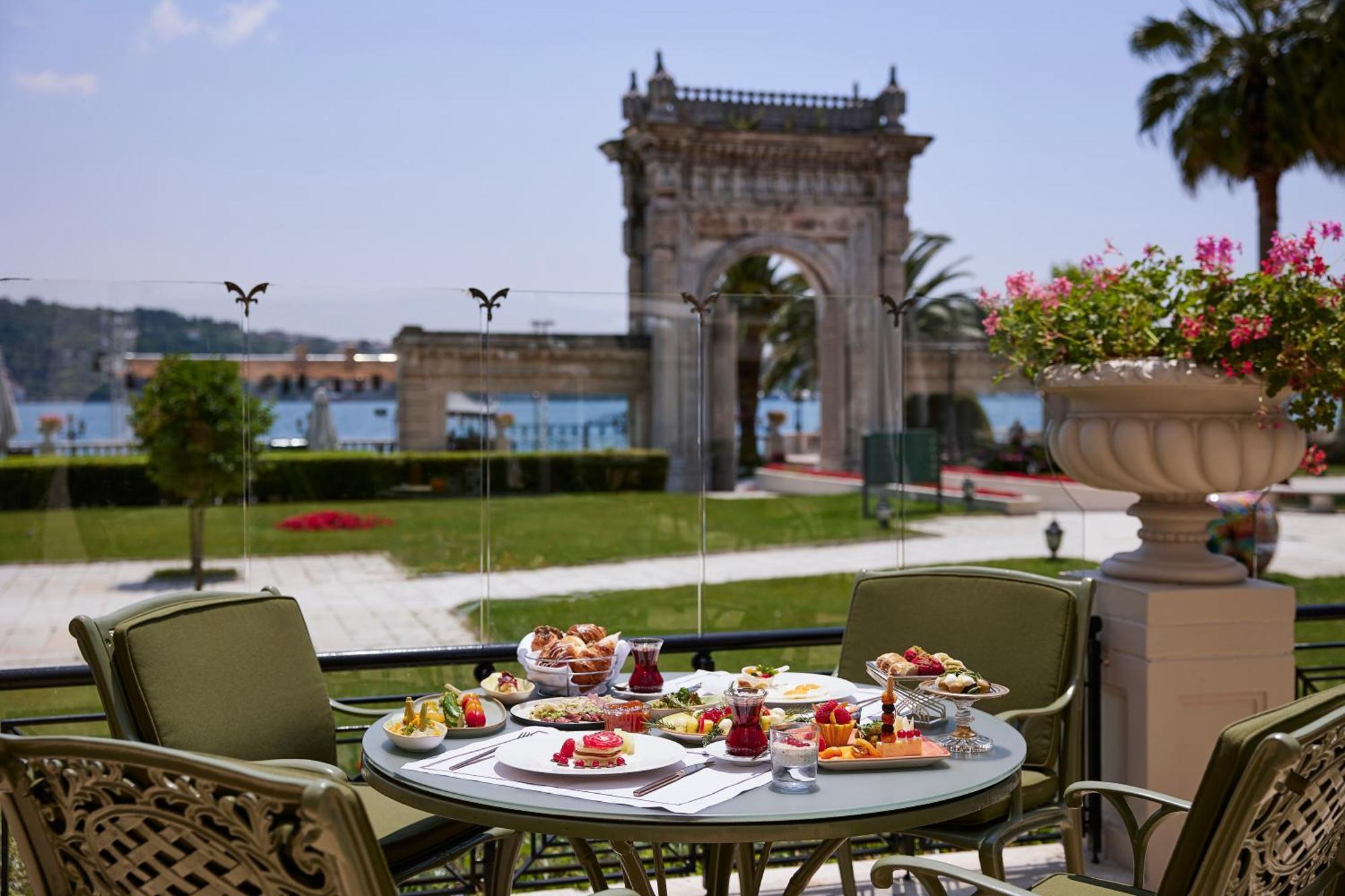 Ciragan Palace Kempinski Готель 5*
