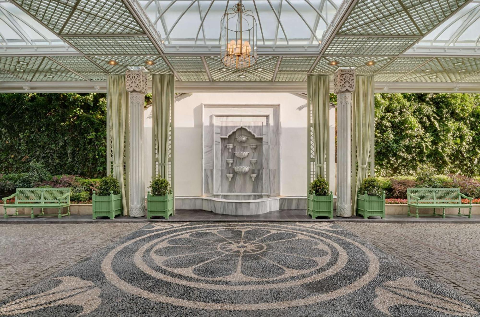 Готель Ciragan Palace Kempinski